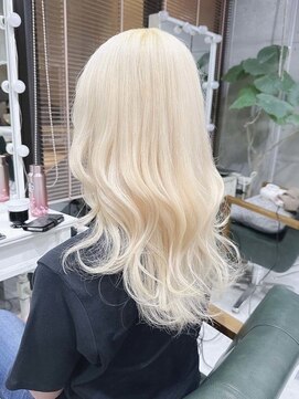 デイズ(days) 【10～20代人気】ハイトーンロング×ホワイトブロンドカラー