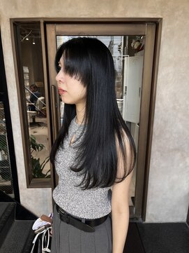 エラ(ere) 顔まわりカット マッシュロング ロングレイヤー ロングウルフ