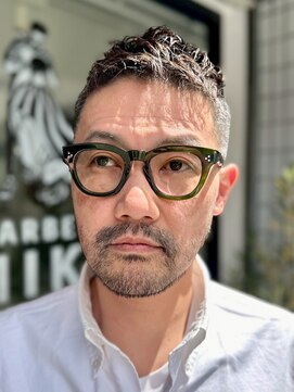 バーバー ミキ 塚本(BARBER MIKI) ナチュラル刈り上げ