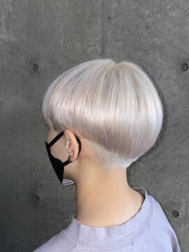 ピークアブー アヴェダ ギンザシックス(PEEK-A-BOO AVEDA GINZASIX) ホワイトカラー/ホワイトブロンド/シルバーカラー/ブリーチあり