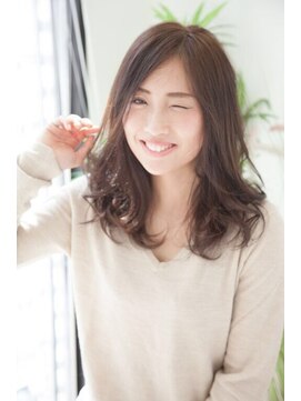 パース 横浜(PERS) アンニュイカールがかわいい愛されミディアム