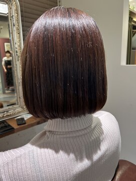 ムーン(moon) ＃外ハネボブ＃ペールベージュ＃セクションカラー