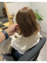 キュー(CEU) 秋冬の洋服にも合うベージュ