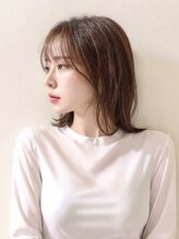 ダブルバイグリッター(W by GRITTERs) ミディアムレイヤー 顔周りカット ダークブラウン 暗めカラー