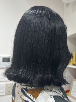 もこの写真/髪と頭皮に優しいオーガニック薬剤を使用♪髪のダメージを最小限に抑え、綺麗な発色とツヤ感を実現します◎