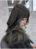オリーブグレージュ×イヤリングカラー