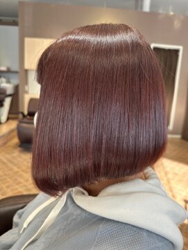 クララ ヒタチナカ(CLALA Hitachinaka) 前下がりボブ、インナーカラー