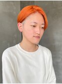 オレンジカラー刈り上げ女子ツーブロック前髪なし前髪長め