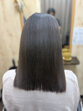 スムース(Smooth) 縮毛矯正×髪質改善｜艶感ストレート