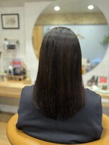 ペリ(peri)&nbsp;広がるパサついた髪をまとまる様に施術