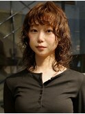 【抜け感ウェーブ】ナチュラル ミディアムレイヤー パーマ 