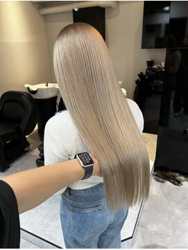 ホワイトベージュ/ロング/ハイトーンベージュ/ダブルカラー/池袋