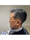 白髪を活かした7:3フェード