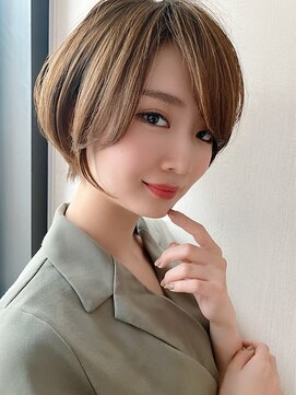 アリエッタ ギンザツー(ARIETTA GINZA2) 20代30代40代50代小顔◎大人ショート/レイヤーカット/ベージュ