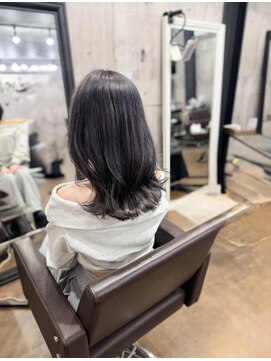 アリア トータルビューティー(Aria total beauty) 透明感たっぷりグレーカラー