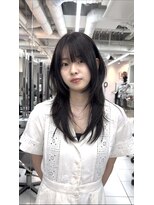 アナ ラーナ(Anna Lanna)&nbsp;ロングウルフ　ハッシュカット　レイヤーカット　透明感カラー