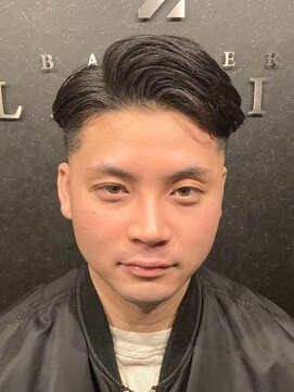 バーバークラシックス(BARBER CLASSICS) かきあげリバースショート/ツーブロック/スキンフェード/新潟