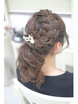 リサ 恵比寿(risa.)&nbsp;ざっくり編み込みのローポニ―