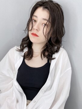 アイティー バイ アルバム 中野店(IT by ALBUM) ミディアムカール_オリーブカラーハイライトカラー_27725