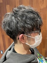 トンネルヘアー(Tunnel hair) 緩めスパイラル