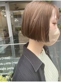 透明感ベージュ×ぱつっとボブ