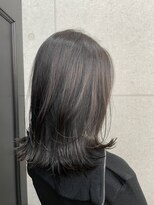 アンリ(Anli)&nbsp;《Anli＊Rina》“ミディアム×グレージュ”