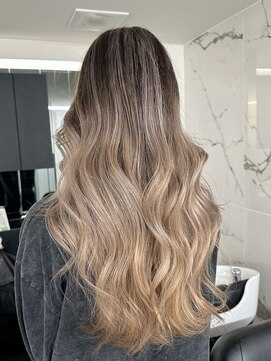 エトワール(ETOILE) 神戸三ノ宮バレイヤージュシャドールーツロングブリーチ