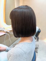 ヒビヲ(HIBIO) ショートボブ切りっぱなしボブ横浜グレージュ