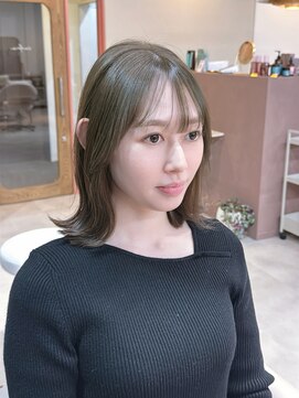 カルパ(calpa) 鎖骨ミディアムレイヤーカット×オリーブグレージュ