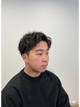 ワンワンオー バーバーショップ 博多店(@110 BARBER SHOP) ツイスパセンターパート