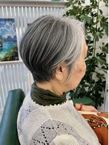 プーン(POON) 50代からの上品白髪ぼかしショート【EVE】