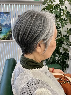 プーン(POON) 50代からの上品白髪ぼかしショート【EVE】