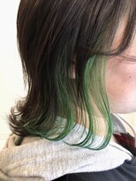 ラボトツカ(LABO totsuka)&nbsp;グリーンのイヤリングカラースタイル