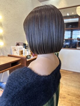 エルサフィロ キタハマ(el zafiro kitahama) 20×30×40代×秋冬×切りっぱなしボブ×チャコールベージュ