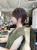 アンド ストーリーズ(&STORIES)&nbsp;前髪あり耳掛け丸みくびれショートボブ20代30代40代50代（蘭）