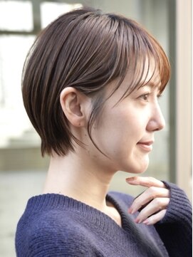 ソワネ 表参道(soigne) ショートボブくびれショートヘア顔周りレイヤー白髪ぼかし30代