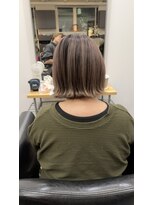 ジーレ(jiire)&nbsp;ボブ白髪ぼかしバレイヤージュ　ピンクベージュ