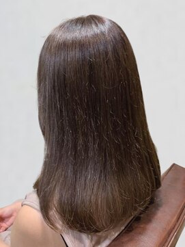 ロカ バイ ティアトロ ヘア サロン(ROCA by teatro hair salon) 髪質改善トリートメント ストレート アッシュブラウン 30代 美髪