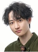 波巻きパーマツイストスパイラルパーマツーブロックメンズ黒髪