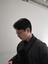 プールサイド(POOLSIDE)&nbsp;センターパート　ニュアンスパーマ　大人メンズ　吉塚　香椎