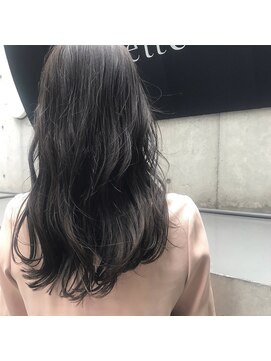 アシェット(assiette) assiette【川野 光】ナチュラルグレージュラフウェーブ スタイル