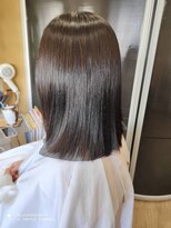 カラクリビショウ(Kara-Kuri Bisho)&nbsp;鎖骨下ヘアスタイル