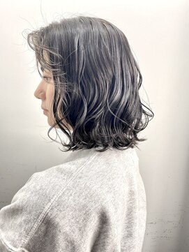 オンザ(ONTHE) 極細ハイライト透明感グレーミディアムボブ【林京平】