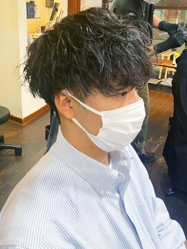 ヘアークリエイ トポライトウィロー 烏丸(Hair Create Polite willow) 20代30代30代メンズフェザーマッシュオシャレ感刈り上げ