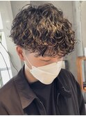 波巻きパーマセンターパートツイストパーマメンズマッシュパーマ