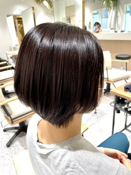 ゼストララ(ZEST Lara) 【YUICHI】酸性ストレート×艶カラー丸みショート