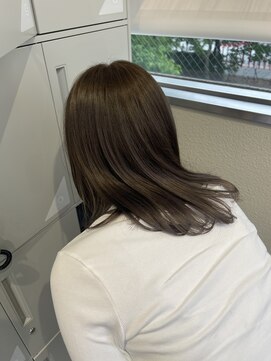 リリー(Lilley) オリーブベージュ×小顔レイヤー×韓国風巻き×髪質改善