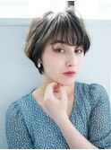 ショートヘアことりベージュニュアンスカラー前髪大人ショート