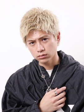 コンフィデンス 新宿3rd(confidence) メンズアップバングベリーショートハイトーンツーブロック