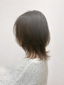 ウォーターリリー(Water Lily) 外ハネナチュラルくびれの透け感ウルフレイヤー